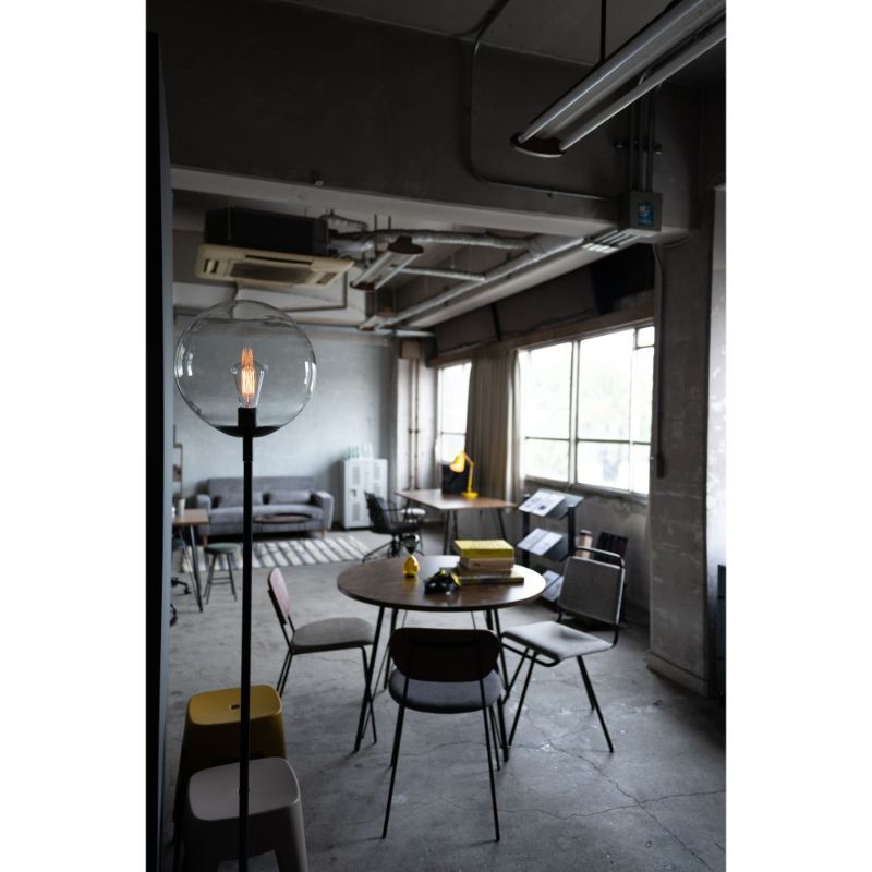 スタイリッシュフロアランプ(スタンドライト)